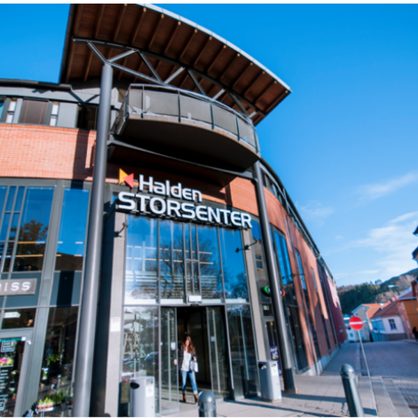 Svensson Nøkleby har bistått ved kjøp av Halden Storsenter.